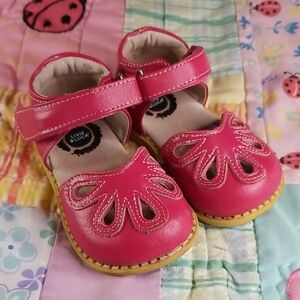 Livie & Luca Hot Pink Leather Mary Jane Petals Size 4